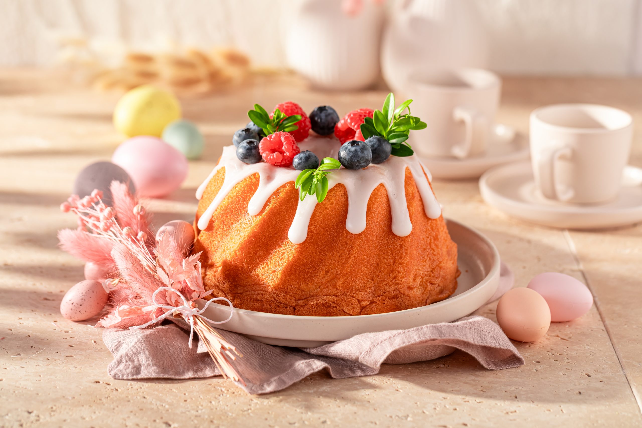 Homemade,Easter,Ring,Cake,As,Classic,Easter,Dessert.,Easter,Cake