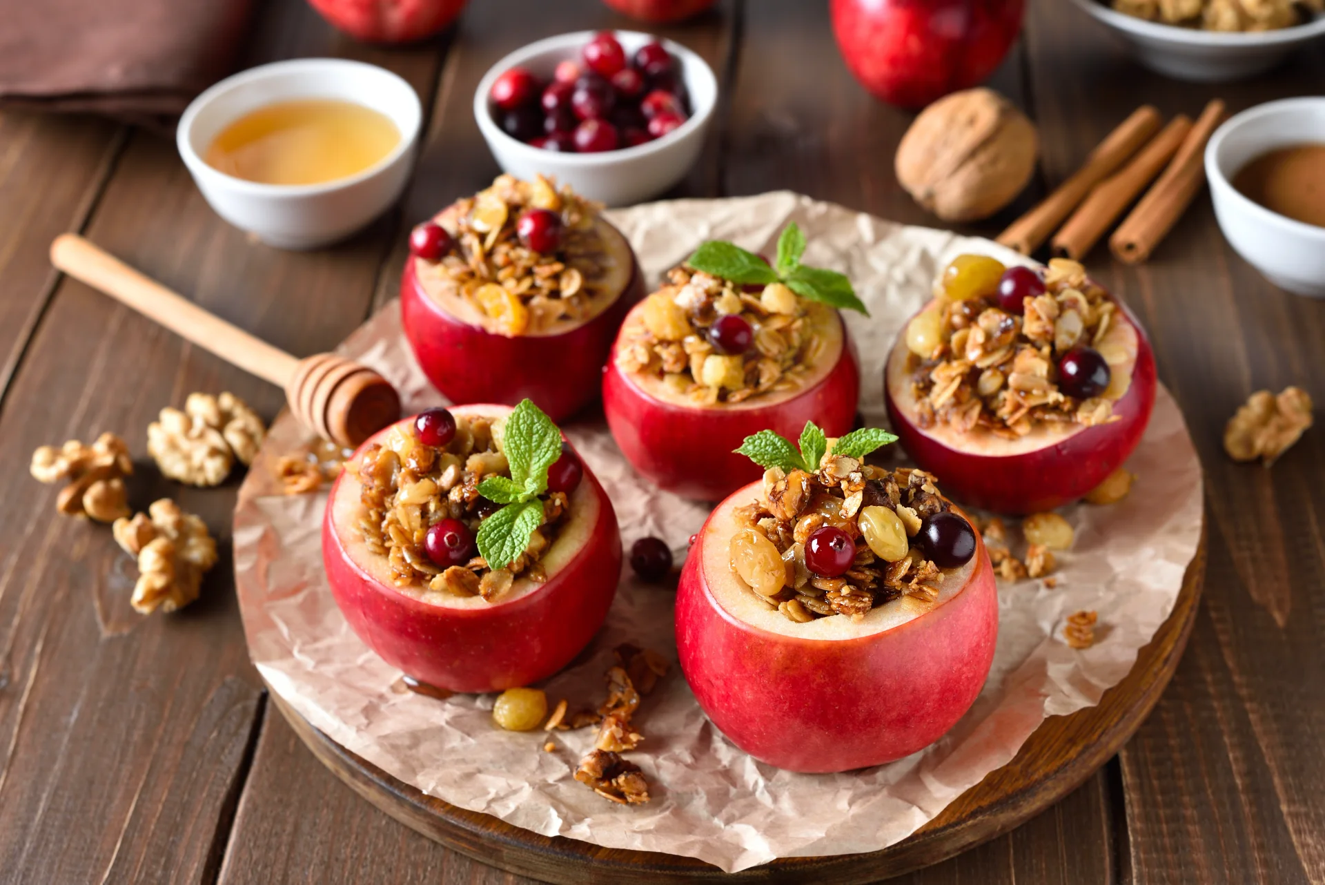 Gevulde appels met granola, noten en light honing